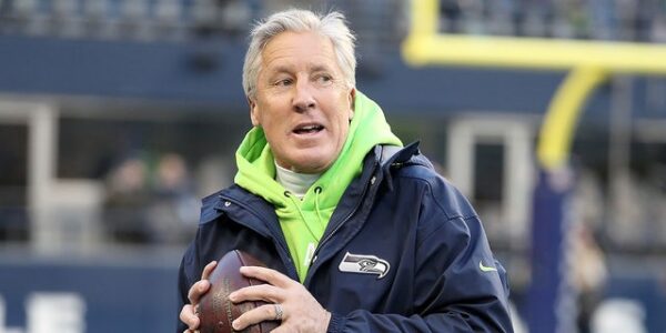Pete Carroll plays QB at Seahawks’ practice, gets hilarious reactions from Snoop Dogg, Will Ferrell and others