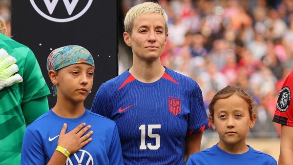 Megan Rapinoe maintains national anthem protest before final USWNT match