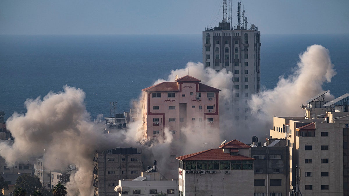 Gaza bomb smoke