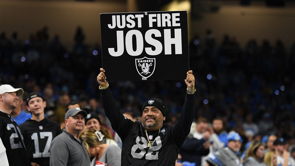 Fan wants Josh McDaniels fired