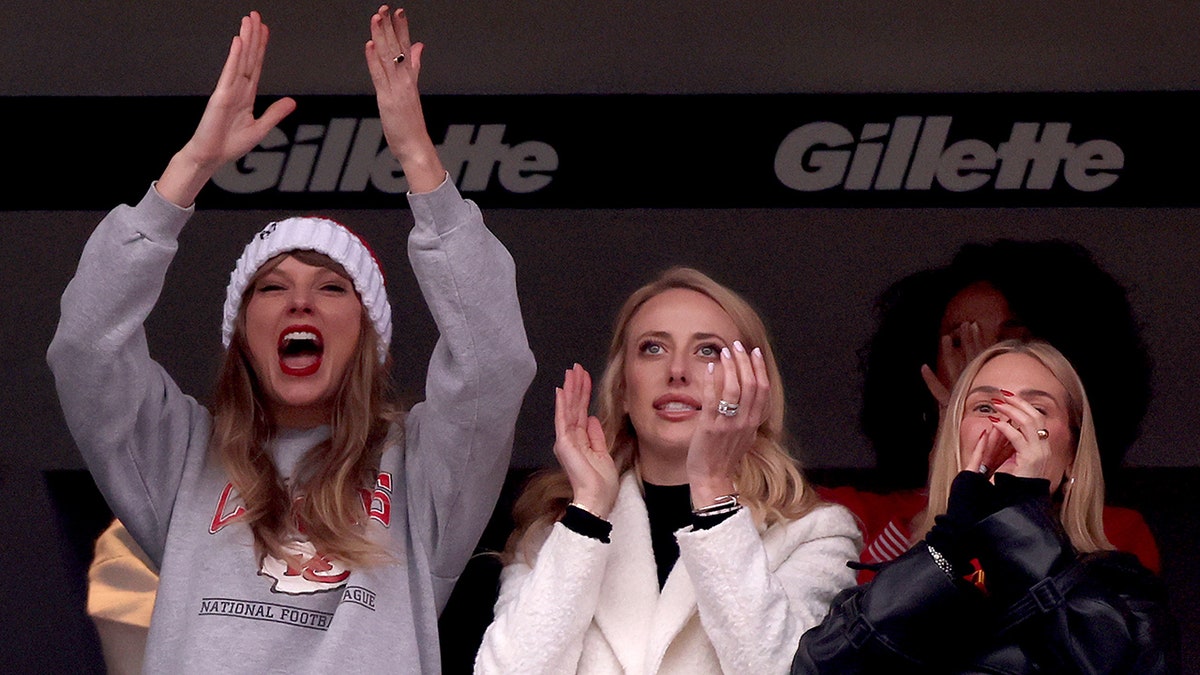 Taylor Swift and Brittany Mahomes cheer