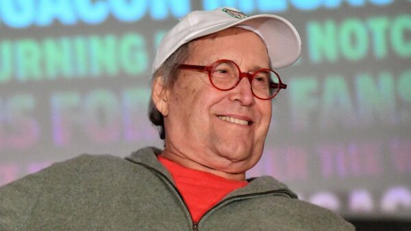 Chevy Chase falls off stage at ‘Christmas Vacation’ screening