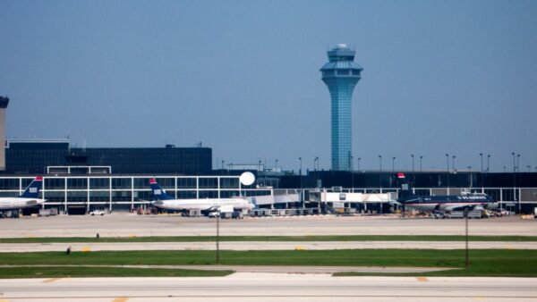 FAA launches investigation after wing clip incident involving 2 aircraft at Chicago airport
