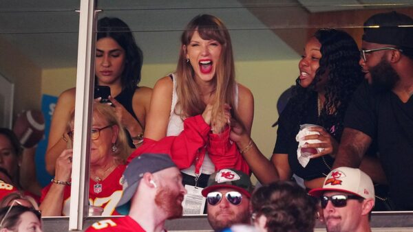 Travis Kelce’s Chiefs teammate explains why he didn’t ask for picture with Taylor Swift when they met
