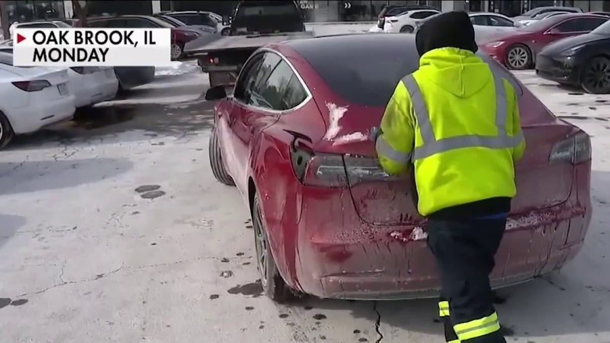 Tesla owners stranded in Chicago