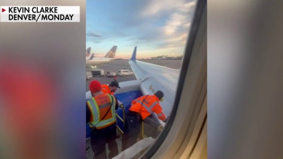 United Airlines flight emergency landing