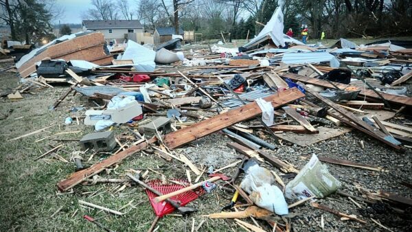 Severe thunderstorms, tornadoes stun Midwest amid bizarre February storm surge