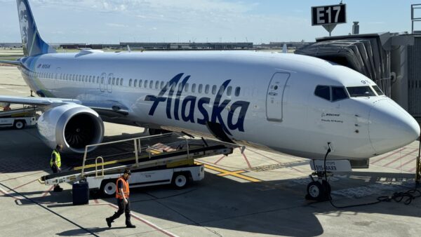 Alaska Airlines, flight attendants reach ‘record’ tentative labor deal