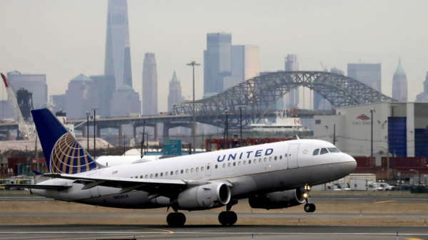 United Airlines’ vaccine mandate leads to lawsuit from pilot placed on unpaid leave: report