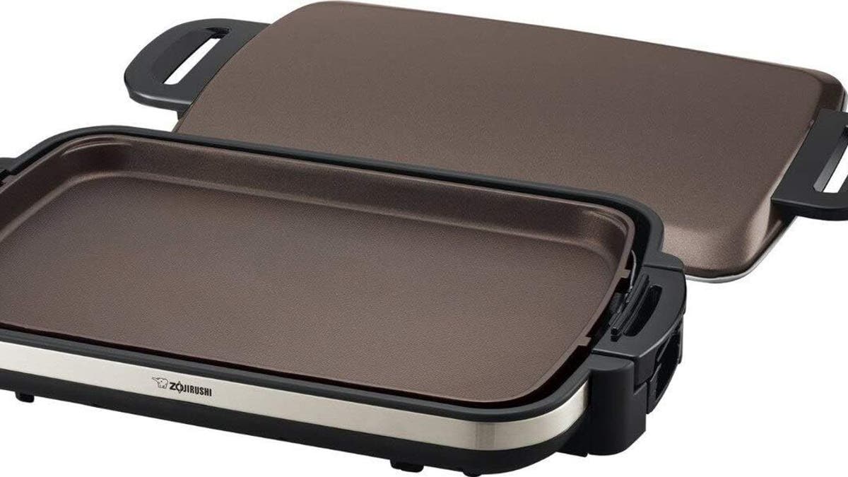 Cook breakfast fast and evenly with this griddle.